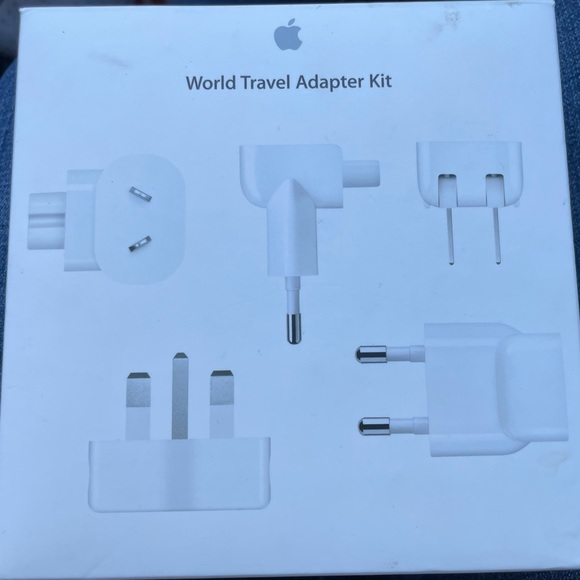 Apple World Traveler Kit - Picture 1 of 5